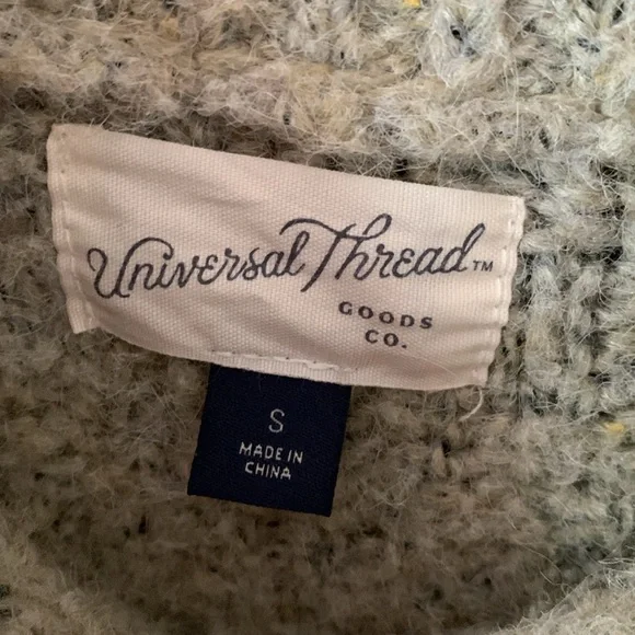 Tan/gray cropped sweater. Size small. Universal Threads - Picture 2 of 5